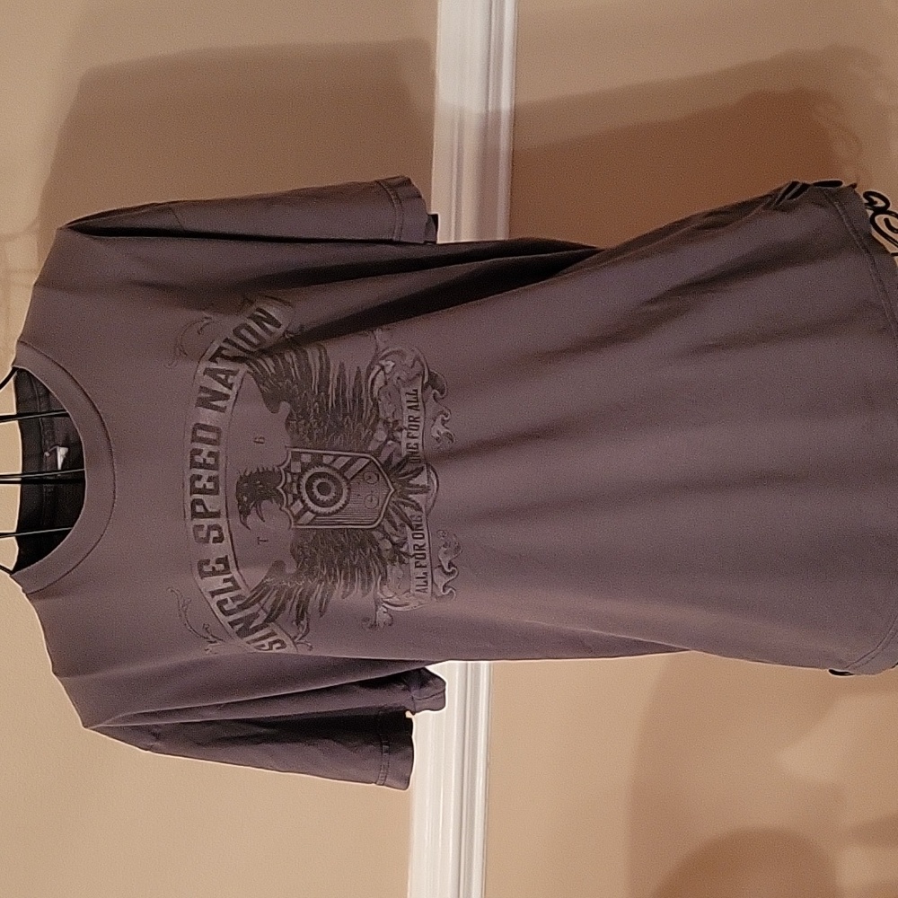 Mens Buckle Tshirt Large